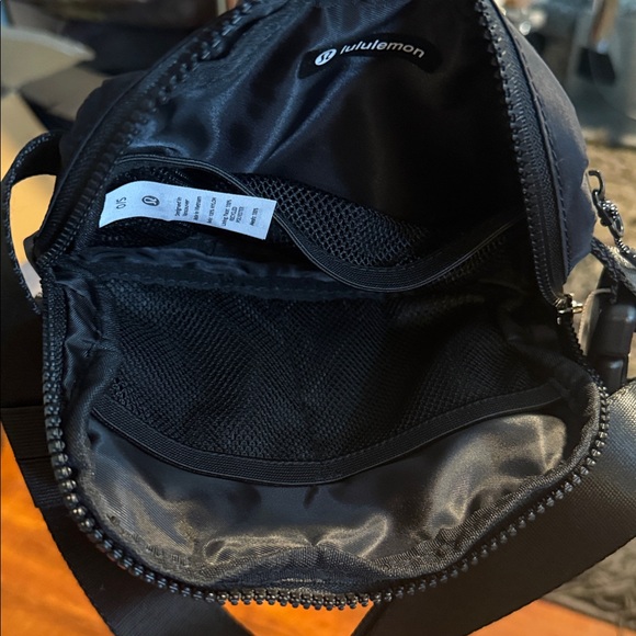 NWOT Lululemon athletica Black Belt Bag - Picture 2 of 16